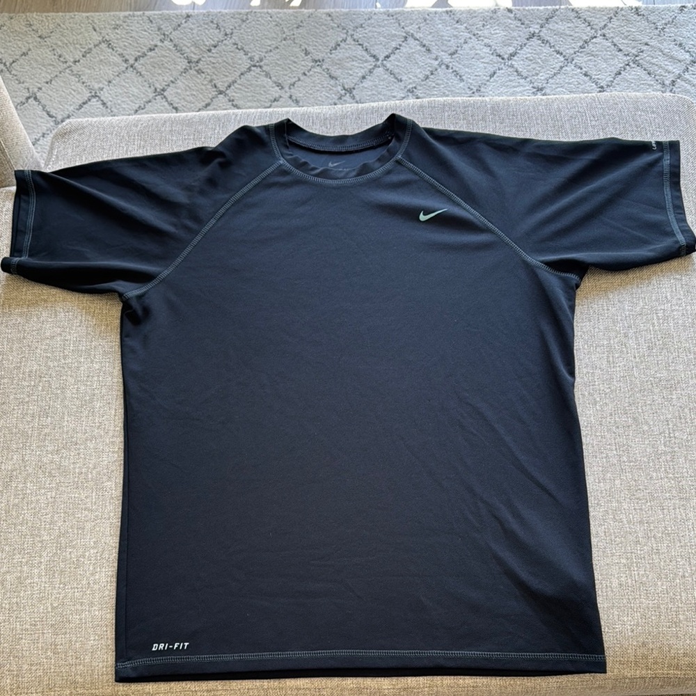 Men’s Nike Black Short Sleeve Performance Tee DRI-FIT size L